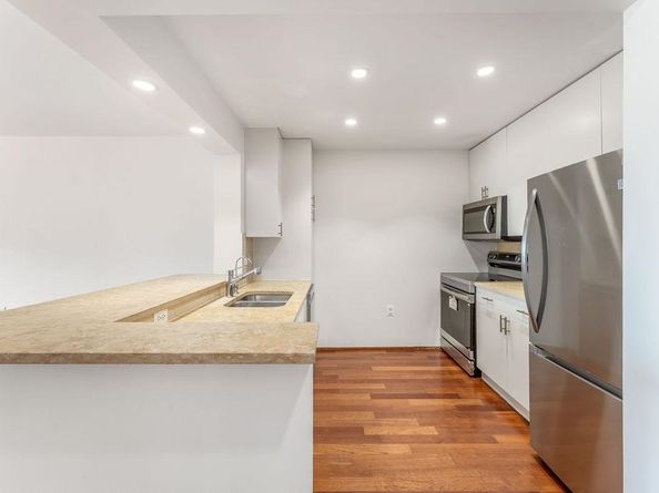 2305 City Pl, Edgewater NJ 07020