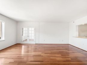 2305 City Pl, Edgewater NJ 07020