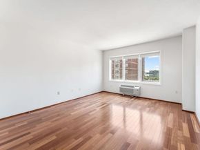 2305 City Pl, Edgewater NJ 07020