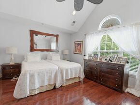 95 Osprey Ct, Secaucus NJ 07094