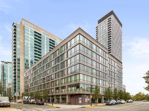 2 Shore Lane 711, Jersey City NJ 07310