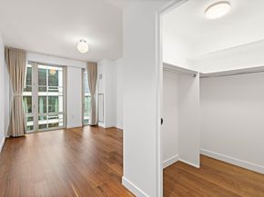 2 Shore Lane 711, Jersey City NJ 07310