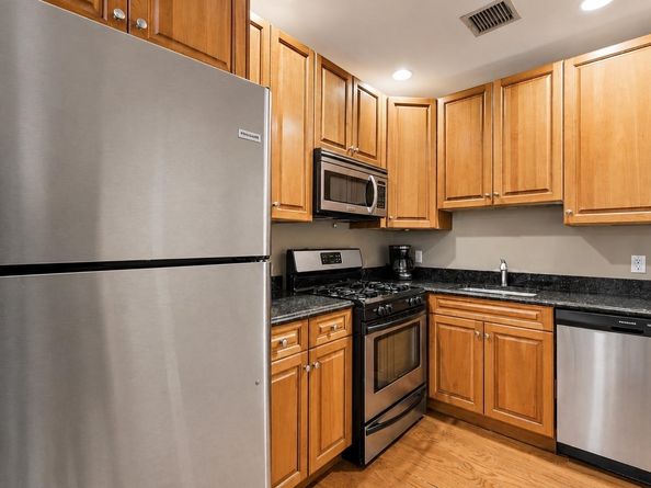 180 Edgewater Rd 1B, Cliffside Park NJ 07010