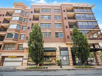 20 Avenue At Port Imperial