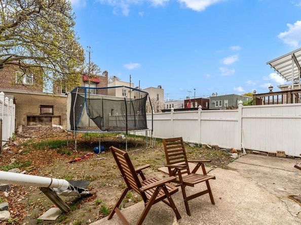 914 19th St, Union City NJ 07087