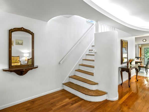 83 West 38th St, Bayonne NJ 07002