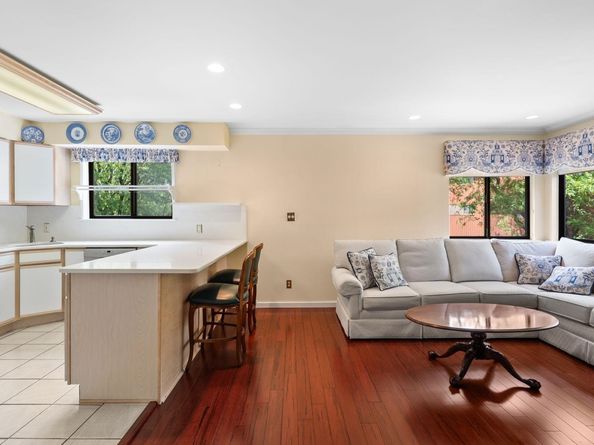 506 Teal Plaza, Secaucus NJ 07094