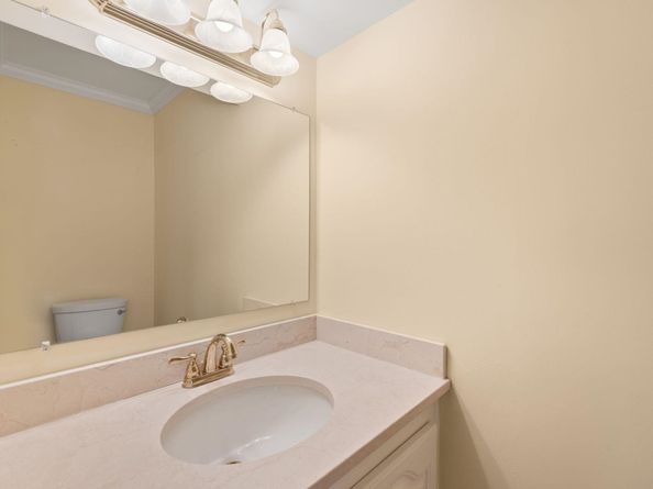 506 Teal Plaza, Secaucus NJ 07094