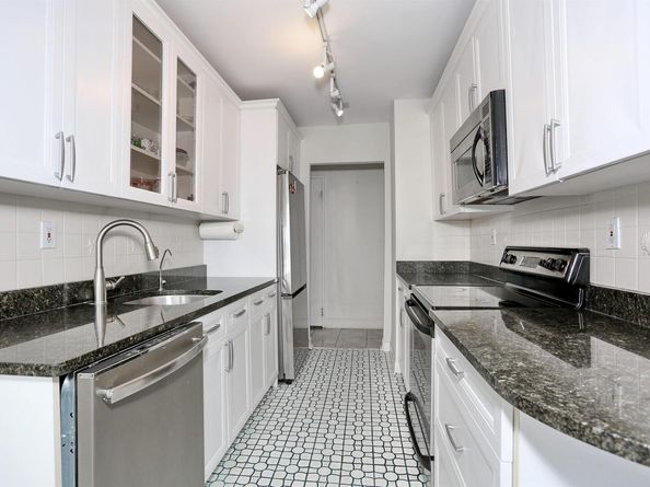 200 Winston Dr 2116, Cliffside Park NJ 07010