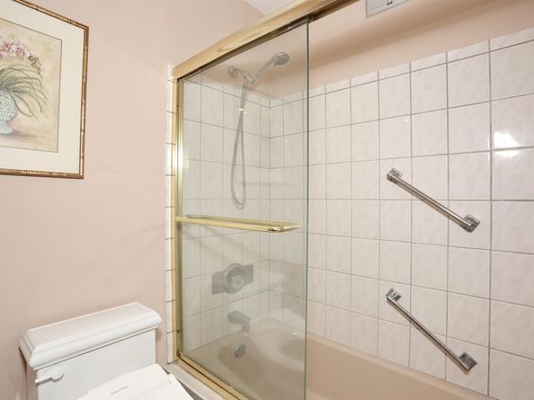 200 Winston Dr 2116, Cliffside Park NJ 07010