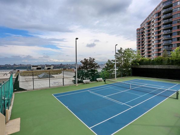 200 Winston Dr 2116, Cliffside Park NJ 07010
