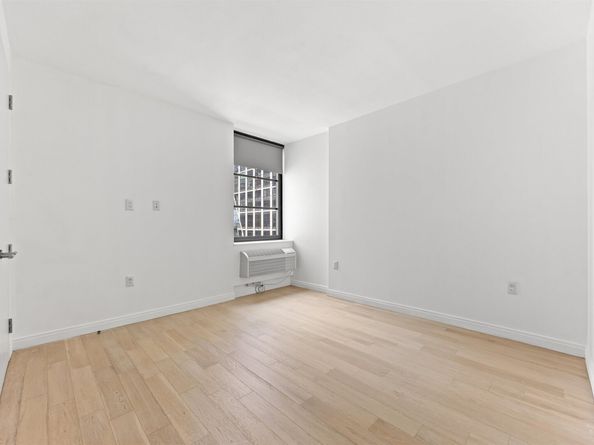 160 1st St 901, Jersey City NY 07302