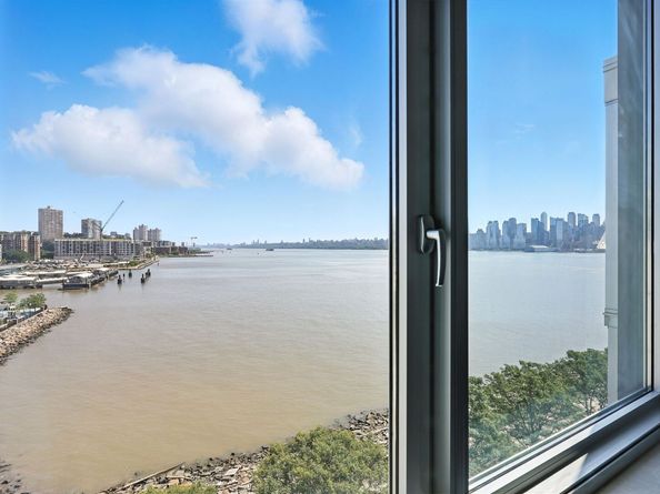 1000 Avenue At Port Imperial PH703, Weehawken NJ 07086