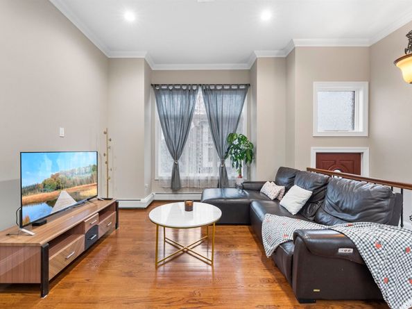405 Commercial Ave, Cliffside Park NJ 07010