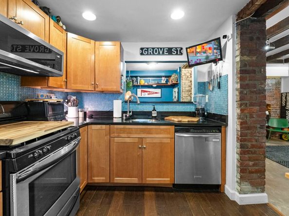 61 Wayne St 1, Jersey City NJ 07302