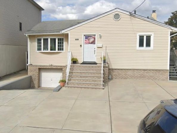 5207 Grand Ave, North Bergen NJ 07047