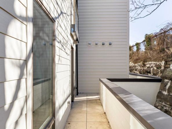 391 1st St 3B, Jersey City NJ 07302