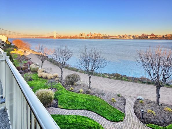 1225 River Rd 10 C, Edgewater NJ 07020