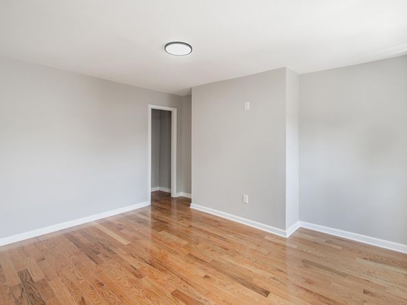 299 Halladay St, Jersey City NJ 07304-3701