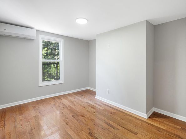 299 Halladay St, Jersey City NJ 07304-3701