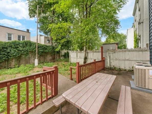 23 Bayview Ave, Jersey City NJ 07305