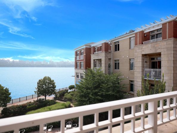 7400 River Rd 316, North Bergen NJ 07047