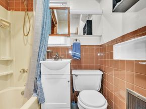 29 West 52nd St, Bayonne NJ 07002