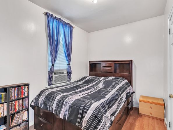 29 West 52nd St, Bayonne NJ 07002