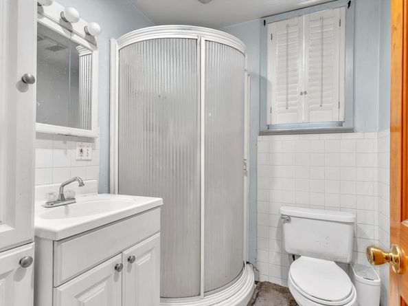 29 West 52nd St, Bayonne NJ 07002