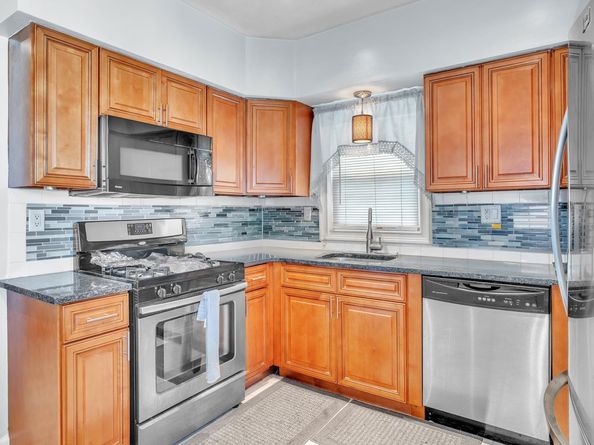 29 West 52nd St, Bayonne NJ 07002