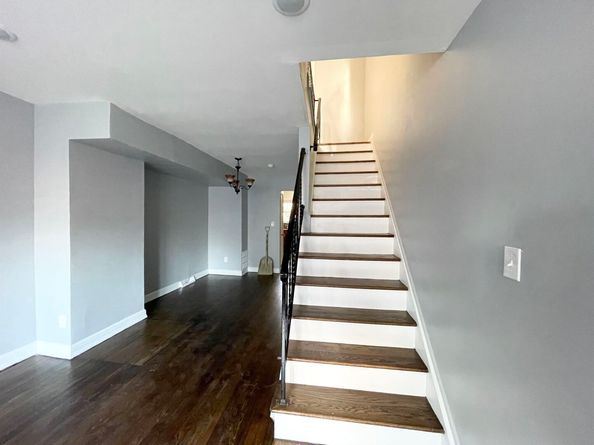 8 Van Nostrand Ave, Jersey City NJ 07305