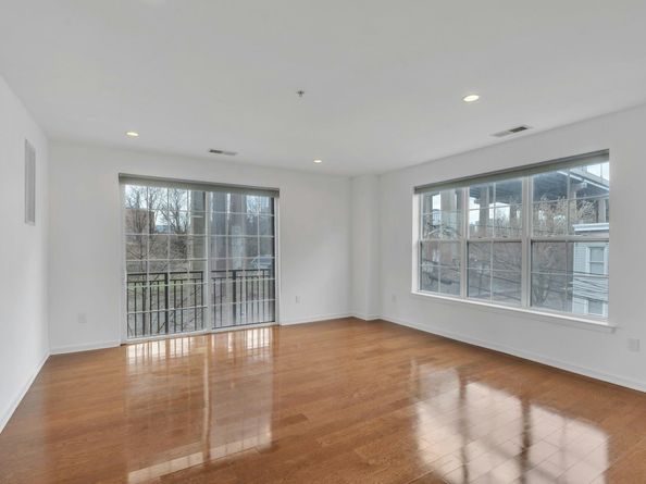 443 2nd St 0212, Jersey City NJ 07302