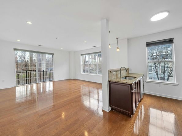 443 2nd St 0212, Jersey City NJ 07302