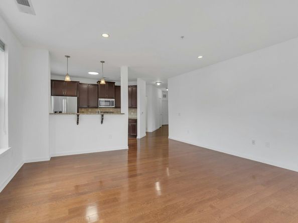 443 2nd St 0212, Jersey City NJ 07302