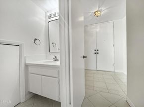 3200 Fairesta Street 16, Glendale CA 91214