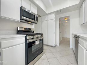 3200 Fairesta Street 16, Glendale CA 91214