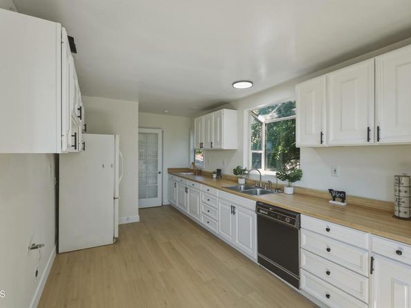 3666 Roderick Road, Los Angeles CA 90065