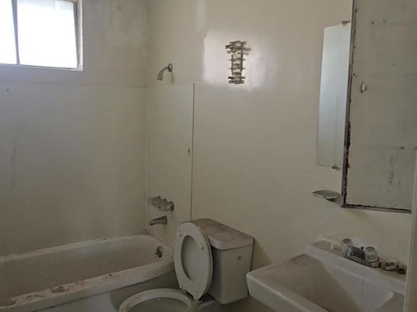 1020 W 42nd Place, Los Angeles CA 90037