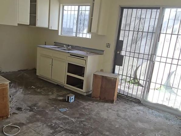 1020 W 42nd Place, Los Angeles CA 90037