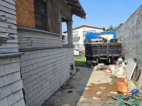 1020 W 42nd Place, Los Angeles CA 90037