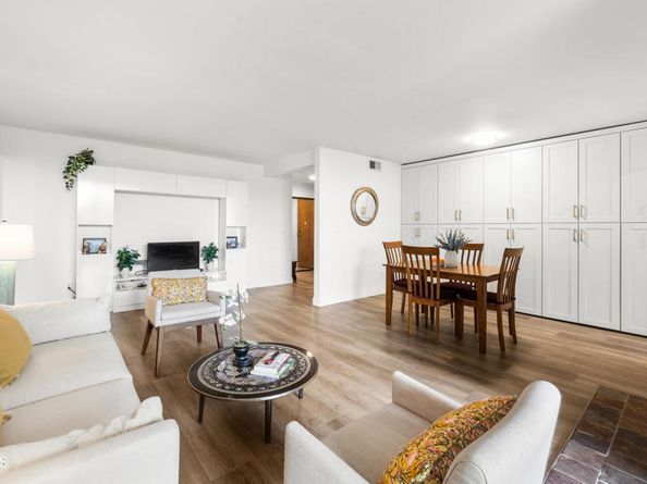 4275 Via Arbolada 209, Los Angeles CA 90042