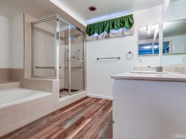 2722 E 20th 104, Signal Hill CA 90755