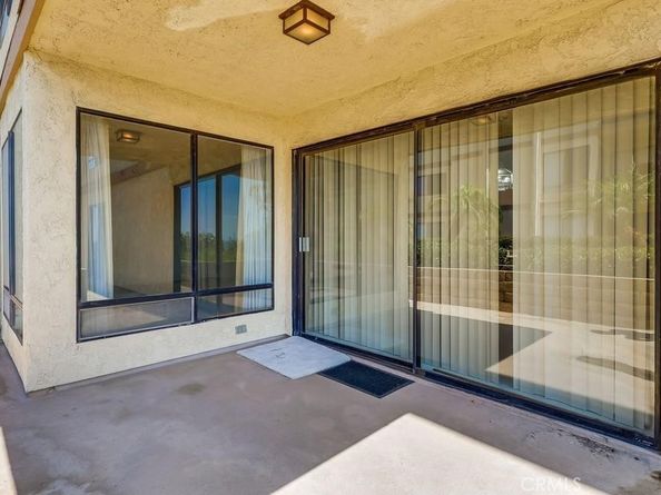 2722 E 20th 104, Signal Hill CA 90755