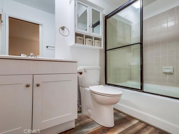 2722 E 20th 104, Signal Hill CA 90755