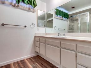 2722 E 20th 104, Signal Hill CA 90755