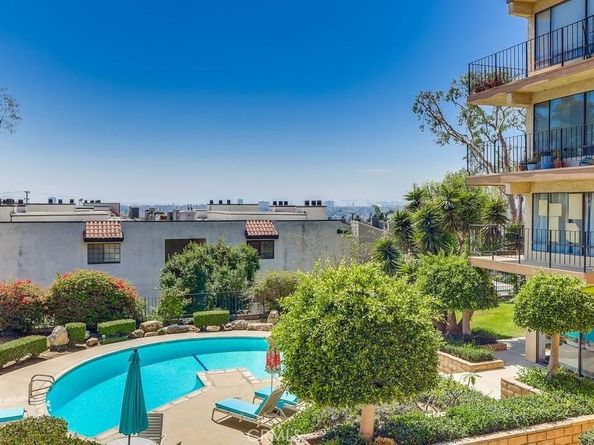 2722 E 20th 104, Signal Hill CA 90755