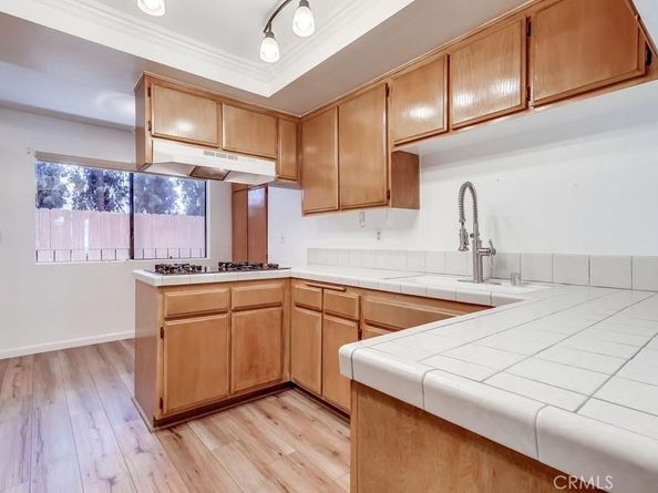 2722 E 20th 104, Signal Hill CA 90755