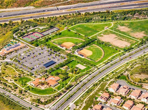 157 Fairgreen, Irvine CA 92618