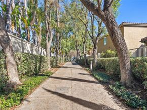 7 Calle De Luna, Rancho Santa Margarita CA 92688