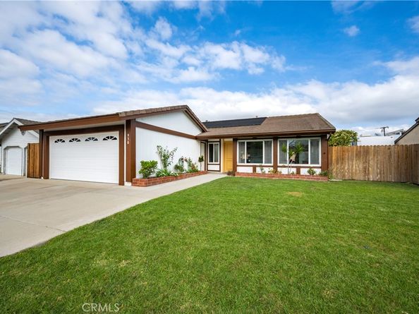 930 Helena Circle, Costa Mesa CA 92626